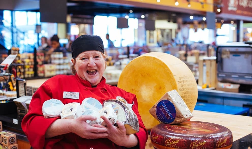 Harmons grocery employee